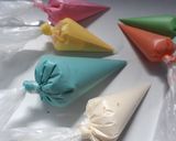 Foto langkah ke 5 dari resep Bolu Kukus Karakter (Rainbow).