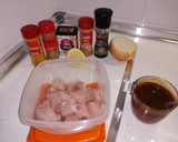 Foto del paso 2 de la receta: Pinchos de pollo moruno