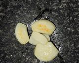 Foto del paso 2 de la receta Patatas al ajillo y complementos