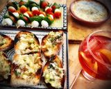 Foto del paso 10 de la receta: Aperitivos rápidos: Provolone con ibérico, Tostas de mantequilla con ajo & Mini brochetas vegetales