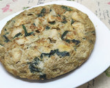 Foto del paso 4 de la receta: Tortilla de alcachofas y espinacas con alioli de aguacate