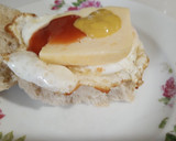 Foto del paso 2 de la receta: Huevo frito con queso