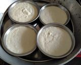 A picture of step 5 of Idli sambhar with chutney.