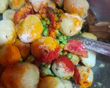 মটরশুঁটি দিয়ে নতুন আলুর দম(notun aloor dum recipe in Bengali) রেসিপি ধাপ - 3 ছবি