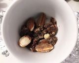 Foto del passaggio 4 della ricetta Tortino al cioccolato  mandorle e rhum