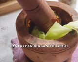 Foto langkah ke 3 dari resep Seblak Kol Cobek.