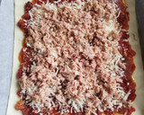 Foto del paso 2 de la receta: Empanada de atún y salmón ahumado