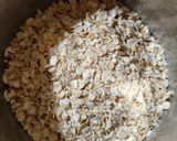 A picture of step 1 of Oats veggies chilla.