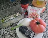 Foto del paso 1 de la receta: Ensalada de verano de tomate, mozzarella anchoas y boquerones en vinagre