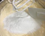 Hình bước làm 8 của món Bánh bông lan trứng muối