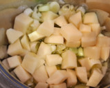 Foto del paso 2 de la receta: Crema de calabacín y puerros con queso crema