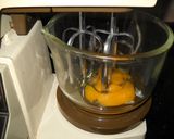 Foto del paso 2 de la receta: Bizcochuelo casero de coco marmolado