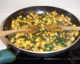 Foto del paso 14 de la receta: Garbanzos refritos con espinacas