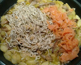Foto del paso 5 de la receta: Calabacín con setas, salmón ahumado y gulas