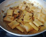 Foto del passaggio 3 della ricetta Paccheri zucca, radicchio e noci