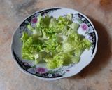 Une image de l'étape 1 de Salade de crudités au thon 🥗🐟.