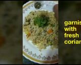 A picture of step 7 of Fried rice with spinach and pineapple.