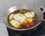 Foto langkah ke 5 dari resep Telor ceplok tahu kuah kecap.
