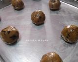 Foto langkah ke 5 dari resep Chocolate Chunk Soft Cookies no mixer.