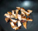五花肉炒青椒的食譜步驟2照片