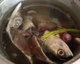 Foto langkah ke 3 dari resep 49. Kaldu Ikan Kembung Mpasi.