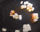 A picture of step 2 of Paneer fried maggi.