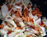 Foto langkah ke 4 dari resep Mie Goreng Jawa Vegetarian.