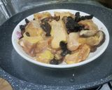 A picture of step 3 of Chinese Steam Chicken with Mushroom Black Fungus 冬菇蒸雞.