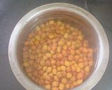 A picture of step 1 of Black Chana Sundal.