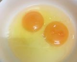 รูปขั้นตอนการทำที่ 1 ของ ข้าวไข่ข้นแฮม & หอมแดงน้ำปลาพริก