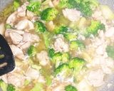 Foto langkah ke 6 dari resep Brokoli Cah Ayam.