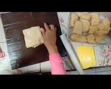 Foto langkah ke 7 dari resep STRUDEL pisang cokelat keju.