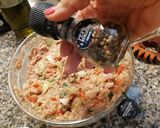 Foto del passaggio 3 della ricetta Panzanella con pane multicereali, verdure, tonno, al profumo di aceto balsamico