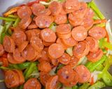 Paprikás, szójaszószos spagetti lecsókolbásszal 🍝 recept fázis 3 fotója
