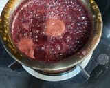 A picture of step 1 of Strawberry and palm sauce.