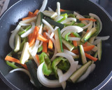 Foto del paso 1 de la receta: Ñoquis tex mex con verduras salteadas y almendras