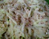 Foto del paso 3 de la receta: Tortitas de calabacín, ensalada de Kale, cañamonesa y Agua de Mar