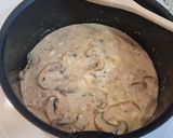 Foto del paso 6 de la receta: Pechuga de pollo con champiñones en salsa de quesitos