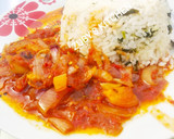 A picture of step 3 of Spinach rice with onions souce.
