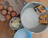 Une image de l'étape 1 de Beignets de carnaval moelleux à la fleur d'oranger.