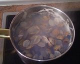 Foto del paso 2 de la receta: Fideos guisados con almejas y gambas