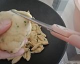Foto langkah ke 3 dari resep Kue bawang gunting.
