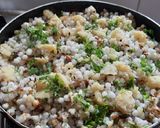 A picture of step 4 of Sabudana khichadi.