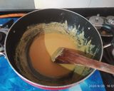 A picture of step 2 of Besan sooji Ladoos.