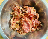 A picture of step 1 of Delicious Worcestershire Sauce Stir-Fried Beef.