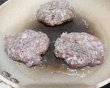 A picture of step 3 of Breakfast Sausage.