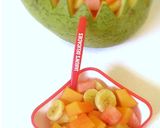 A picture of step 4 of Fruits Salad Canoe.
