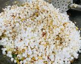 A picture of step 4 of Sabudana Khichadi.