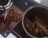 A picture of step 2 of Garlic Chicken Soup.