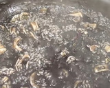 Foto del paso 2 de la receta: Arroz negro con sepia y gambas